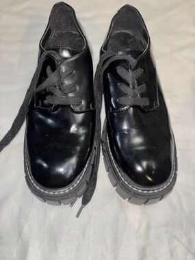 Madden Girl Phoenix Lug Sole Oxford – Black Patent Chunky Platform